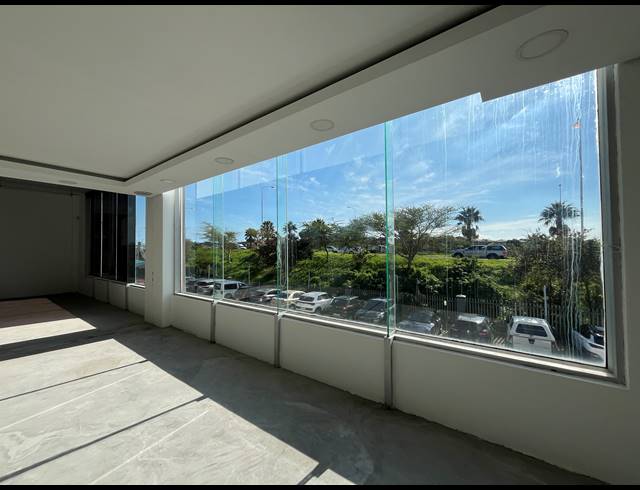 175M² BUSINESS TO LET IN PAARDEN EILAND